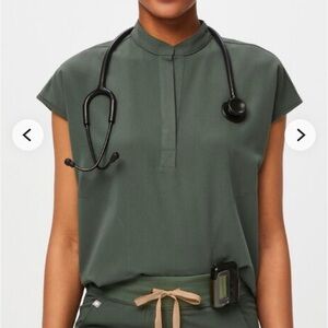 NWT Rafaela Oversized Scrub Top